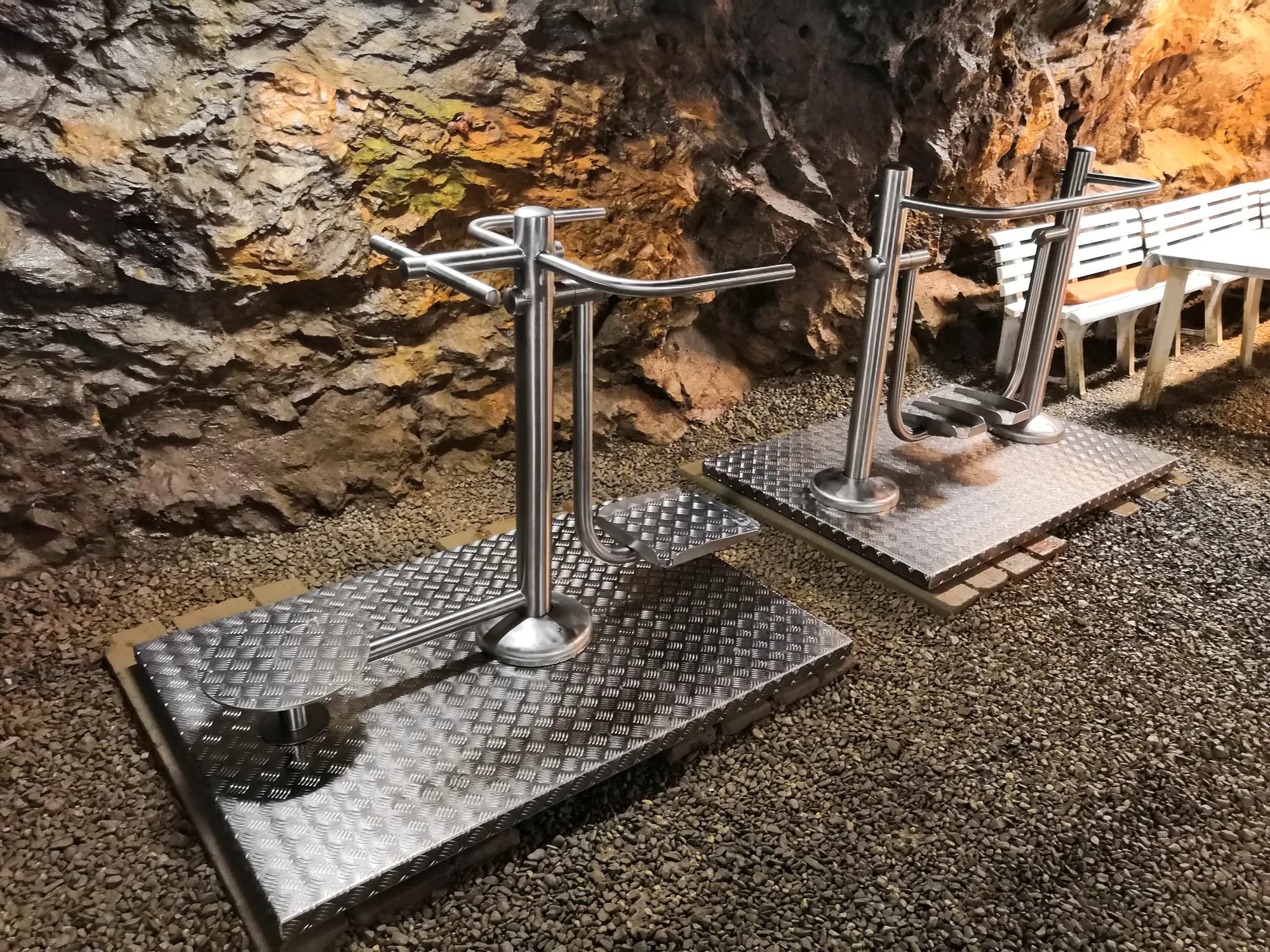 Cvičební vybavení v podzemních prostorách speleoterapie